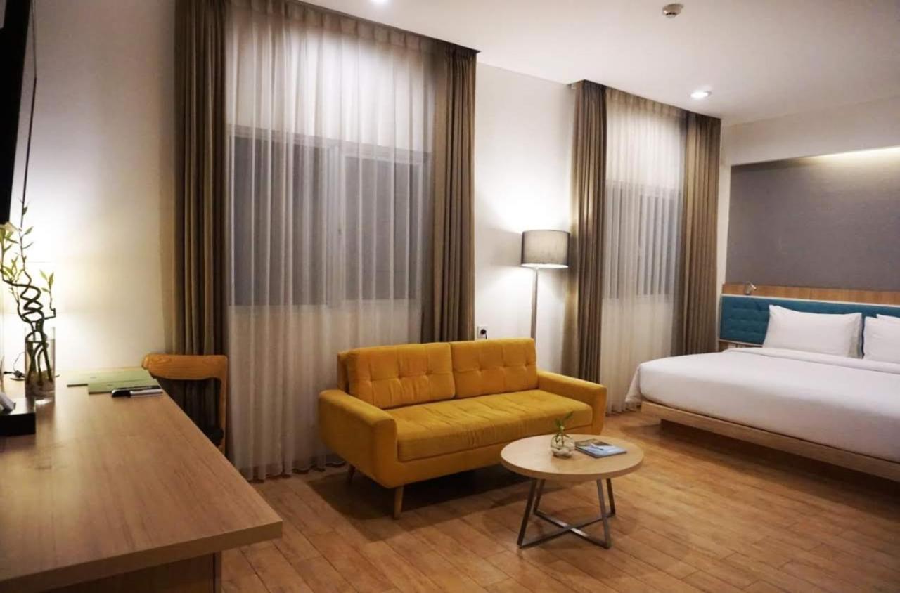 Hotel Santika Kelapa Gading Giacarta Esterno foto